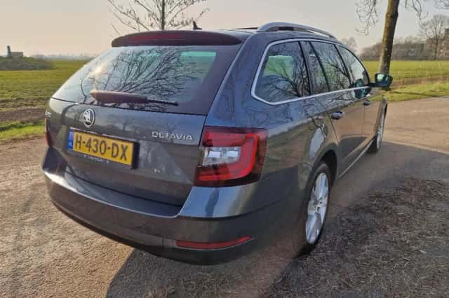 Škoda Octavia (2020) thumbnail 6