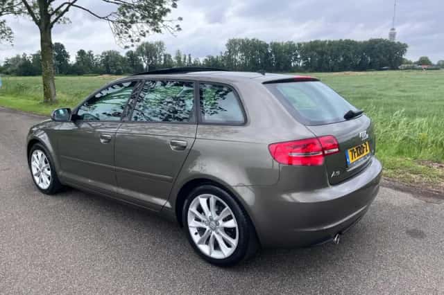 Audi A3 (2012) thumbnail 4