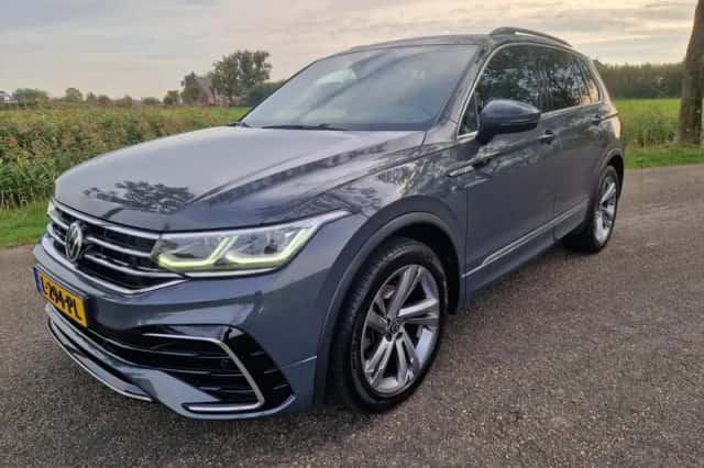 Volkswagen Tiguan (2021) thumbnail 2