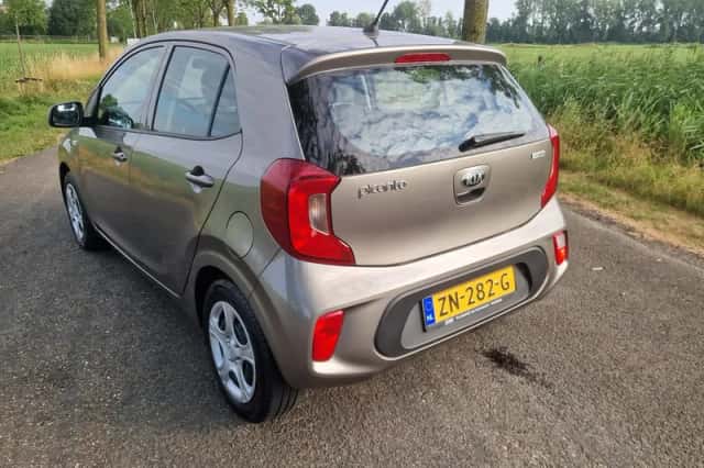 Kia Picanto (2019) thumbnail 2