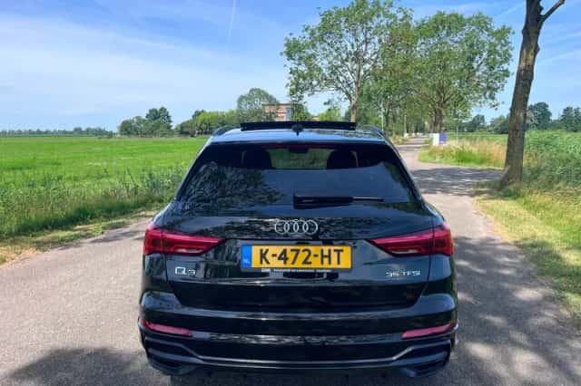 Audi Q3 (2021) thumbnail 5