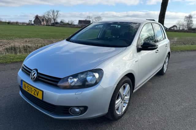 Volkswagen Golf (2012) thumbnail 2