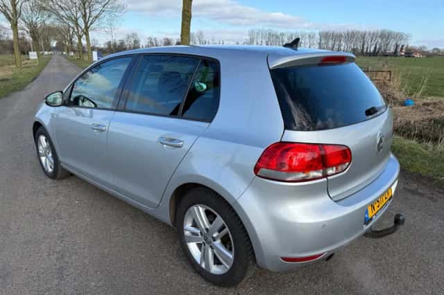 Volkswagen Golf (2012) thumbnail 4