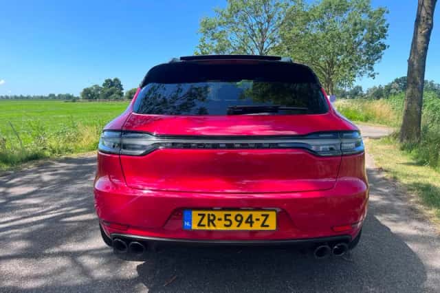 Porsche Macan (2019) thumbnail 5