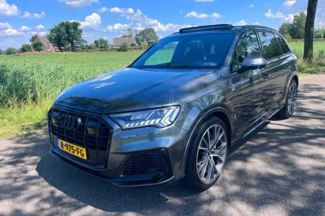Audi Q7 (2022) thumbnail 1