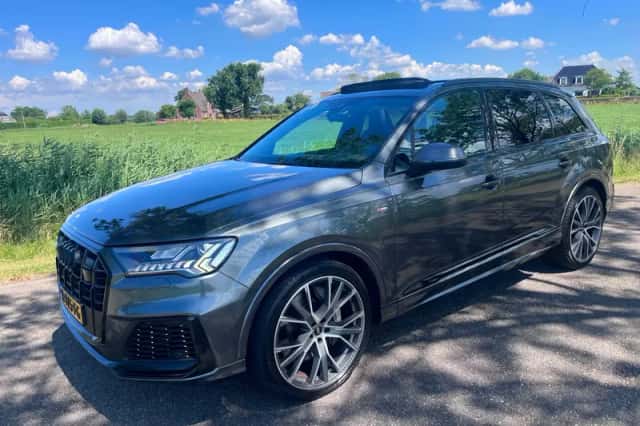 Audi Q7 (2022) thumbnail 2