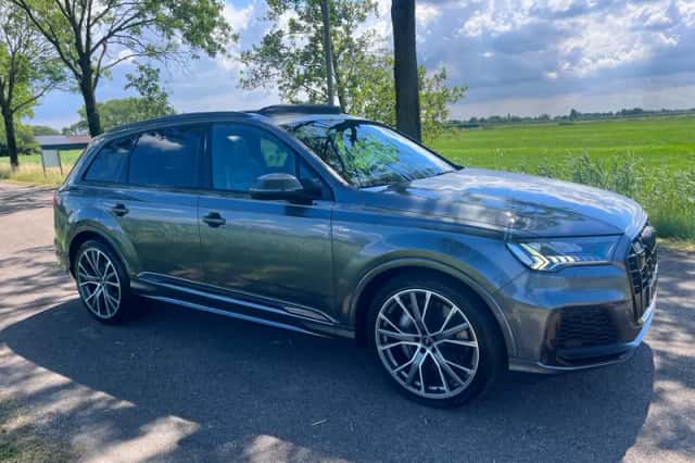 Audi Q7 (2022) thumbnail 3