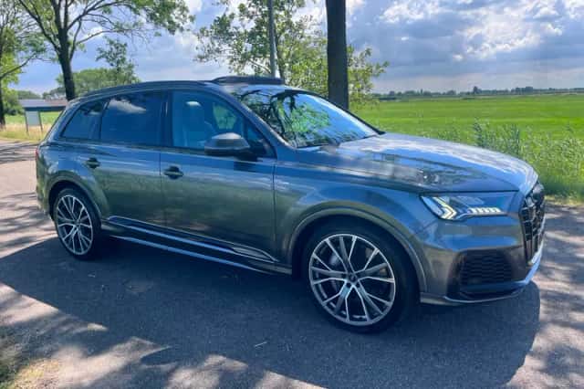 Audi Q7 (2022) thumbnail 4