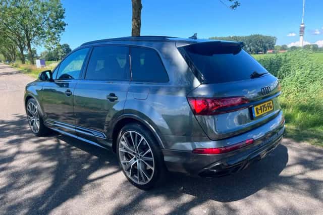 Audi Q7 (2022) thumbnail 5