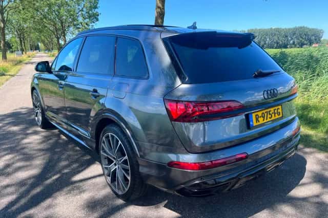 Audi Q7 (2022) thumbnail 6