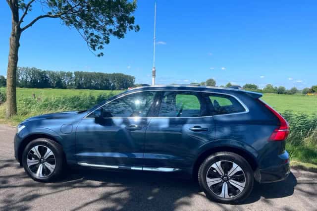 Volvo XC60 (2024) thumbnail 3
