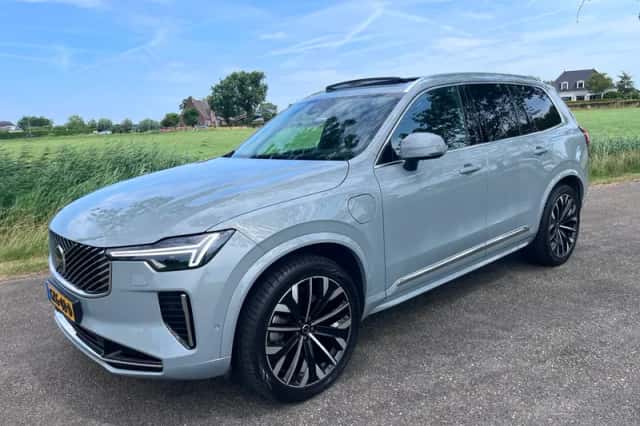 Volvo XC90 (2025) thumbnail 1