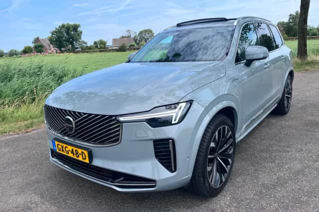 Volvo XC90 (2025) thumbnail 4