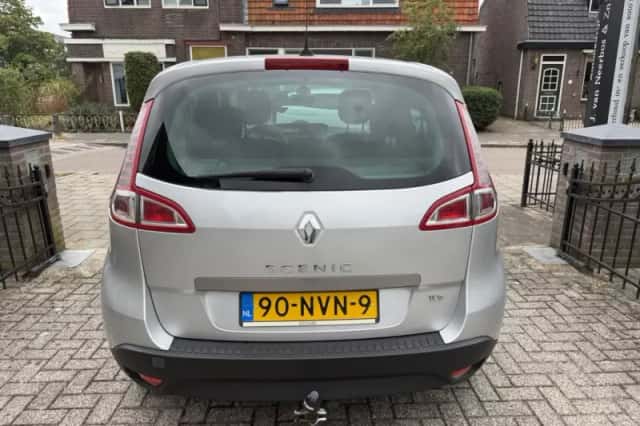 Renault Scénic (2010) thumbnail 5