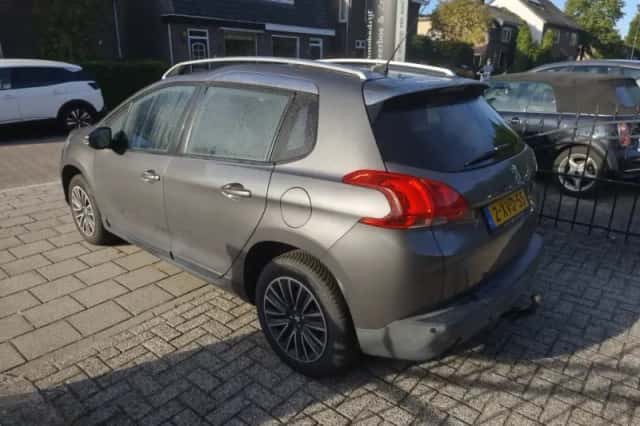 Peugeot 2008 (2014) thumbnail 6