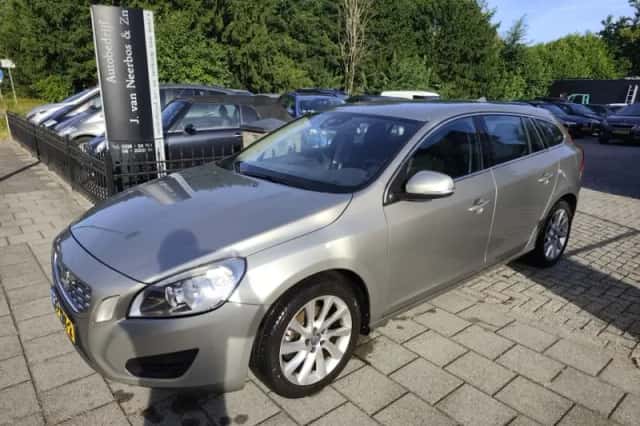 Volvo V60 (2012) thumbnail 1