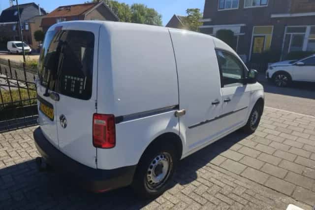 Volkswagen Caddy (2017) thumbnail 4