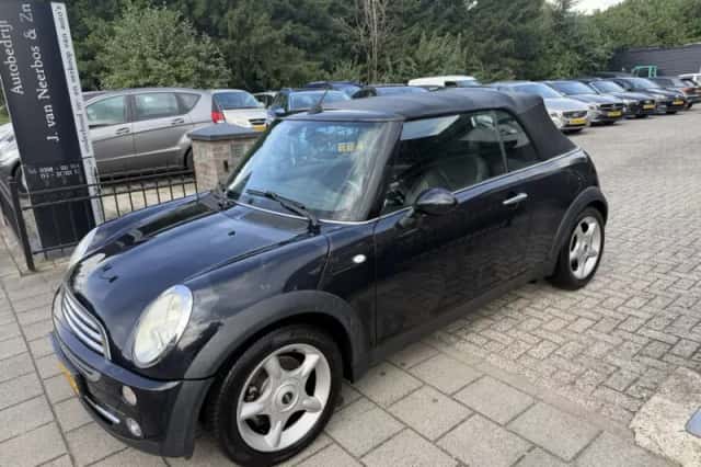 MINI Cabrio (2006) thumbnail 1