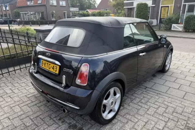 MINI Cabrio (2006) thumbnail 4