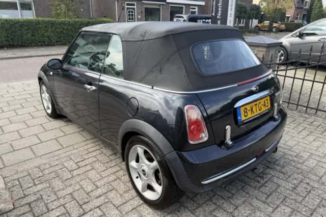 MINI Cabrio (2006) thumbnail 6