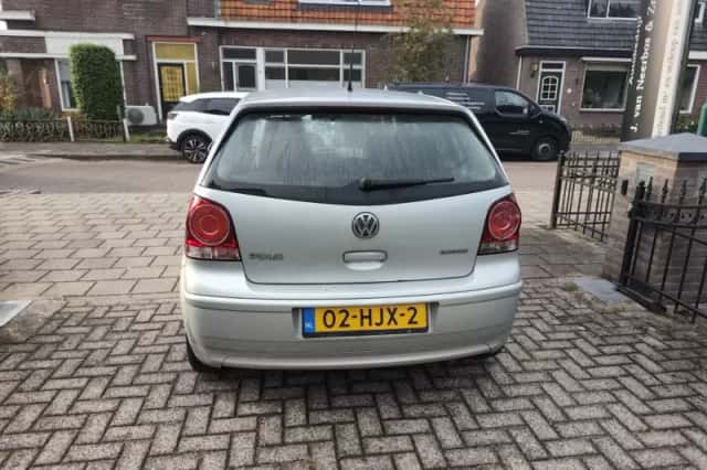 Volkswagen Polo (2009) thumbnail 5