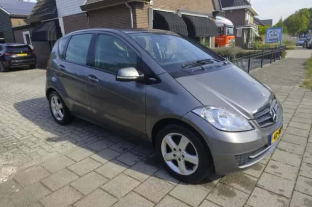 Mercedes-Benz A-Klasse (2012) thumbnail 3