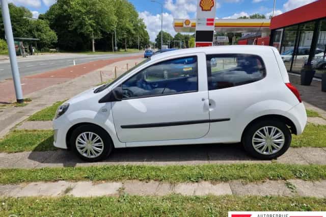 Renault Twingo (2011) thumbnail 2