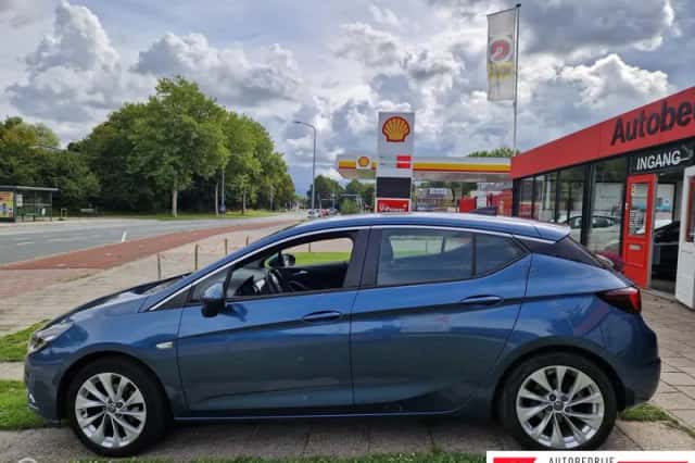 Opel Astra (2016) thumbnail 2
