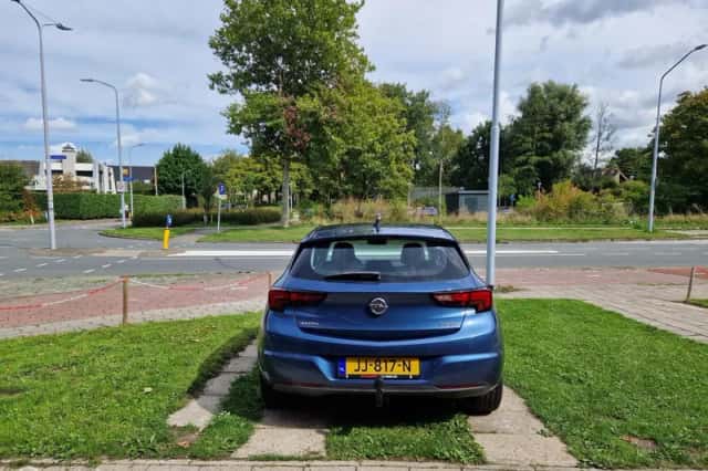 Opel Astra (2016) thumbnail 4