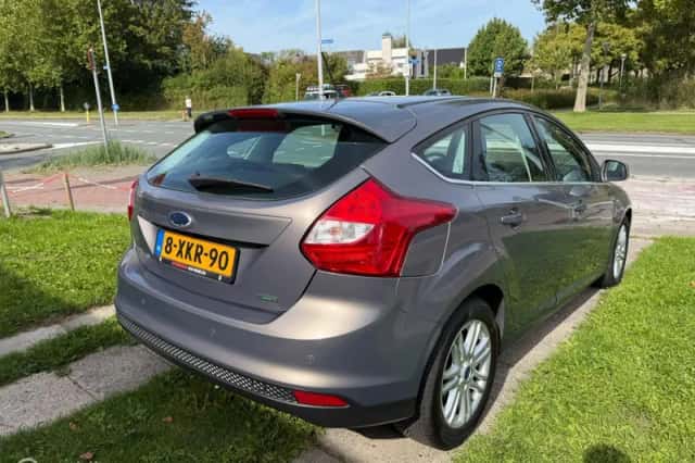 Ford Focus (2014) thumbnail 5