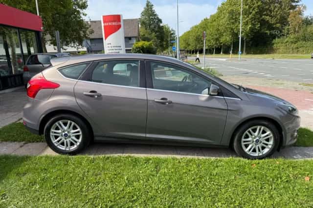 Ford Focus (2014) thumbnail 6