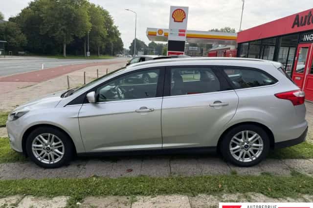 Ford Focus (2014) thumbnail 2