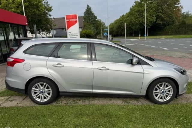 Ford Focus (2014) thumbnail 6