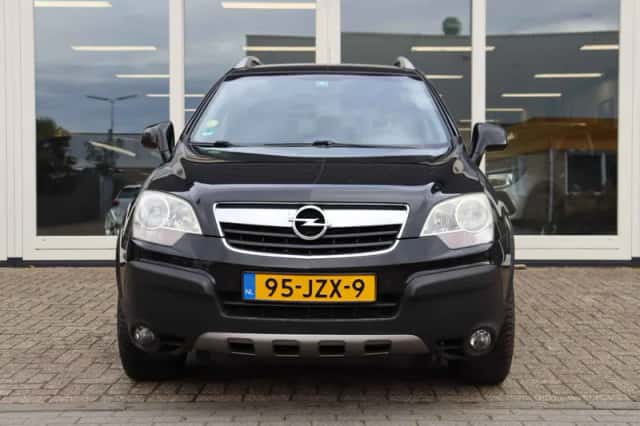 Opel Antara (2009) thumbnail 2