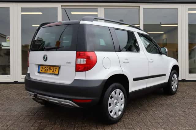 Škoda Yeti (2014) thumbnail 5