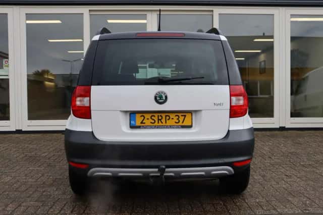 Škoda Yeti (2014) thumbnail 6