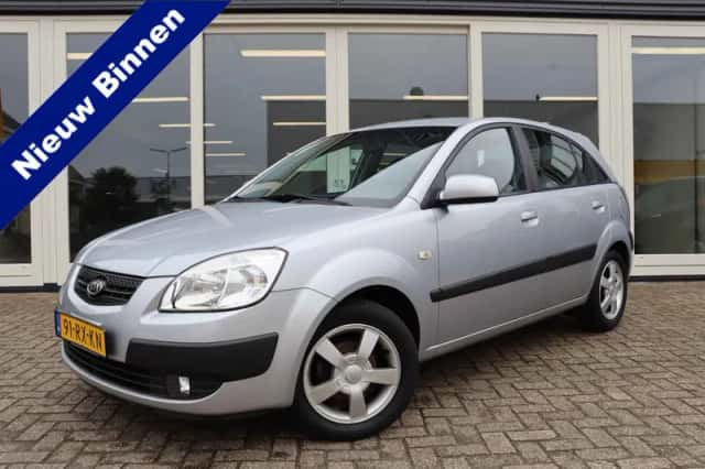 Kia Rio (2006) thumbnail 1