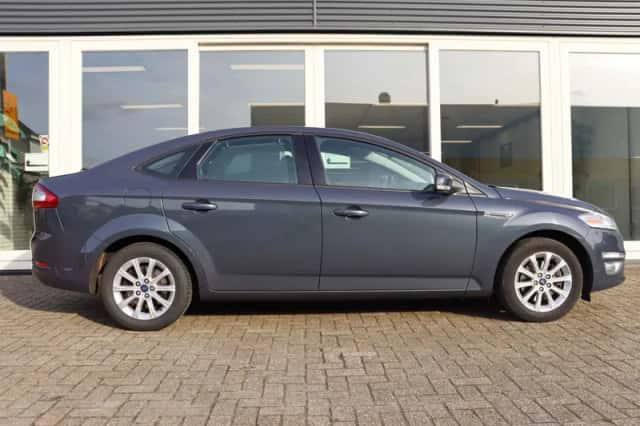 Ford Mondeo (2011) thumbnail 4
