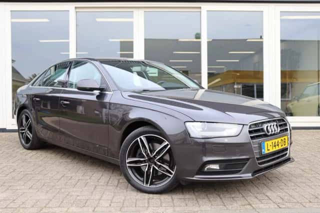Audi A4 (2012) thumbnail 3