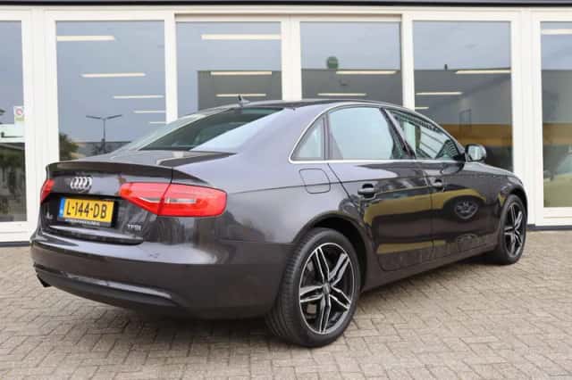 Audi A4 (2012) thumbnail 5