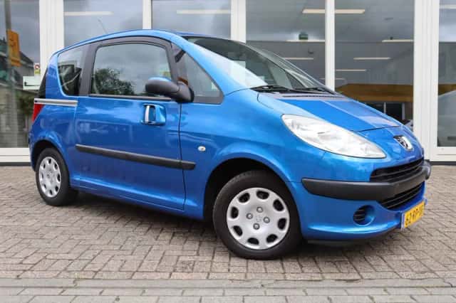 Peugeot 1007 (2005) thumbnail 3
