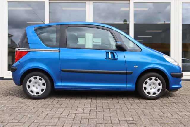Peugeot 1007 (2005) thumbnail 4