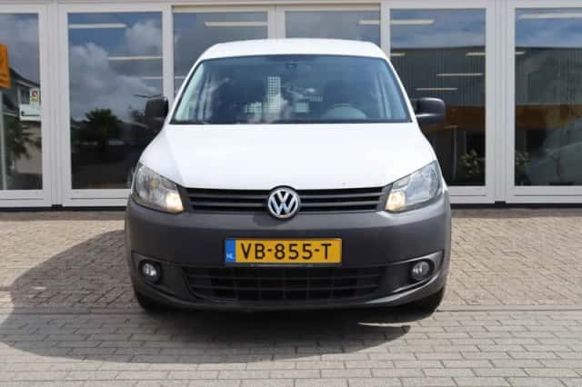 Volkswagen Caddy (2013) thumbnail 2
