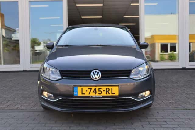 Volkswagen Polo (2014) thumbnail 2