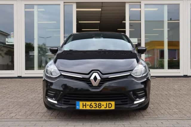 Renault Clio (2018) thumbnail 2