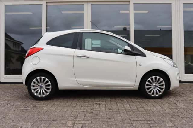 Ford Ka (2011) thumbnail 4