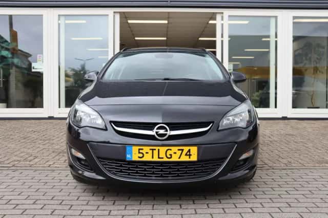 Opel Astra (2014) thumbnail 2