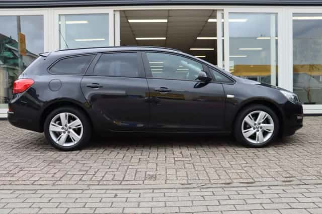Opel Astra (2014) thumbnail 4