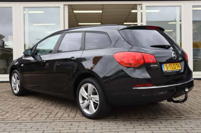 Opel Astra (2014) thumbnail 5