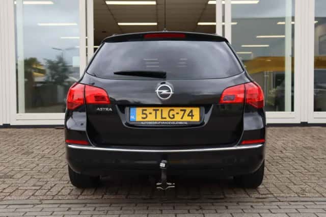 Opel Astra (2014) thumbnail 6